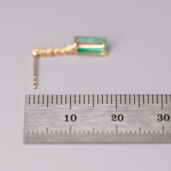 Beautiful Colombian Raw Emerald Diamond Drop Earrings in 18K Yellow Gold - Picture 6 of 6